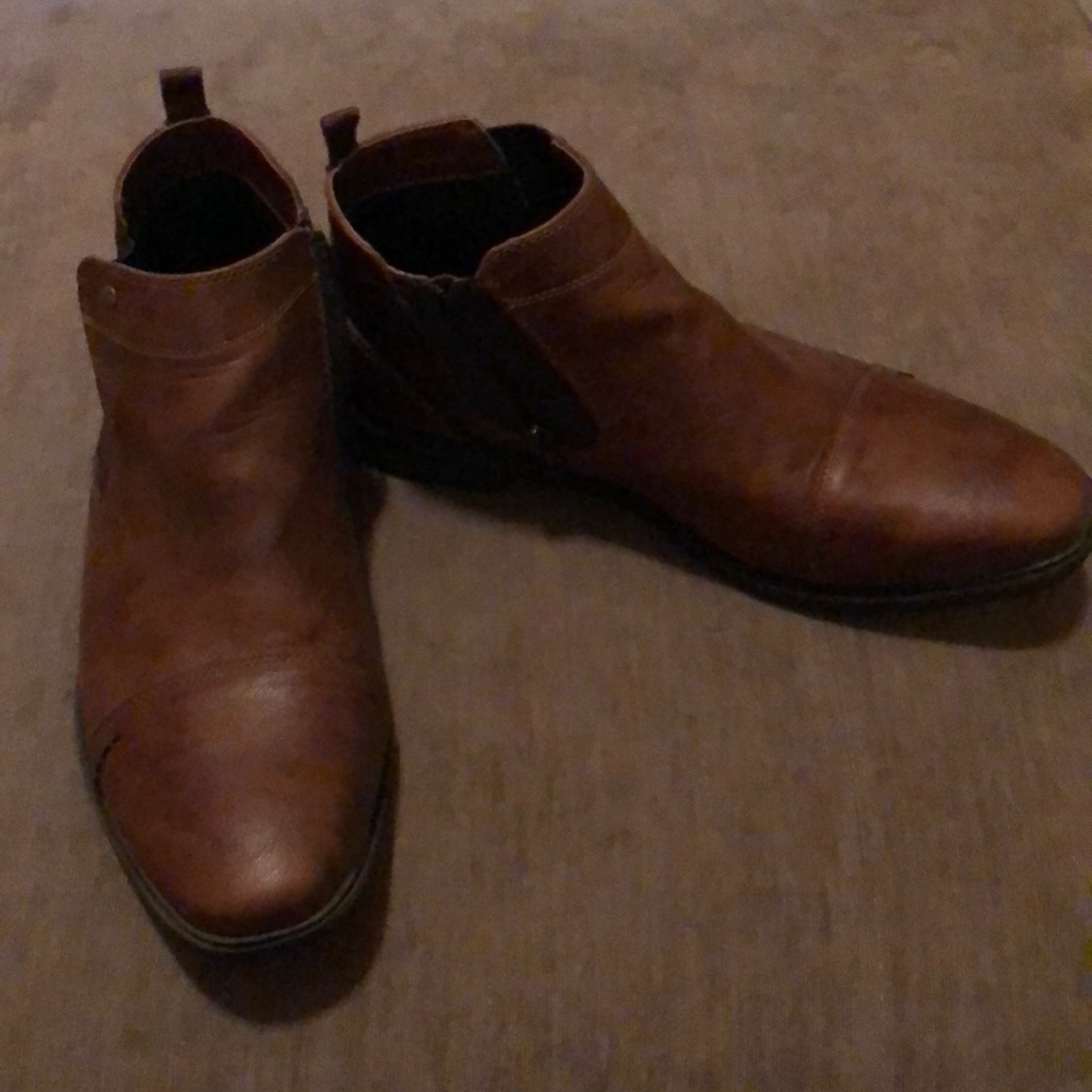 Men’s faux leather ankle boots